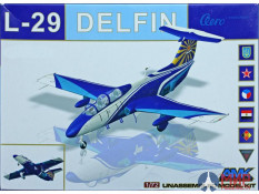 86001 AMK 1/72 Самолет Aero L-29 Delfin
